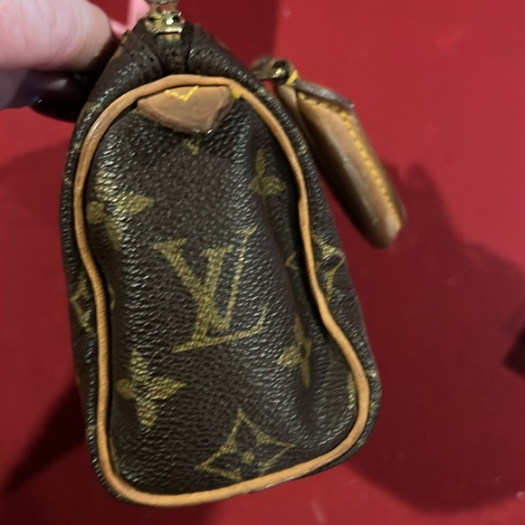 Louis Vuitton Monogram Nano Speedy. - Picture 5 of 8